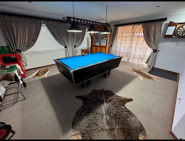 5 BEDROOM TOWNHOUSE FOR SALE IN KEMPTON PARK